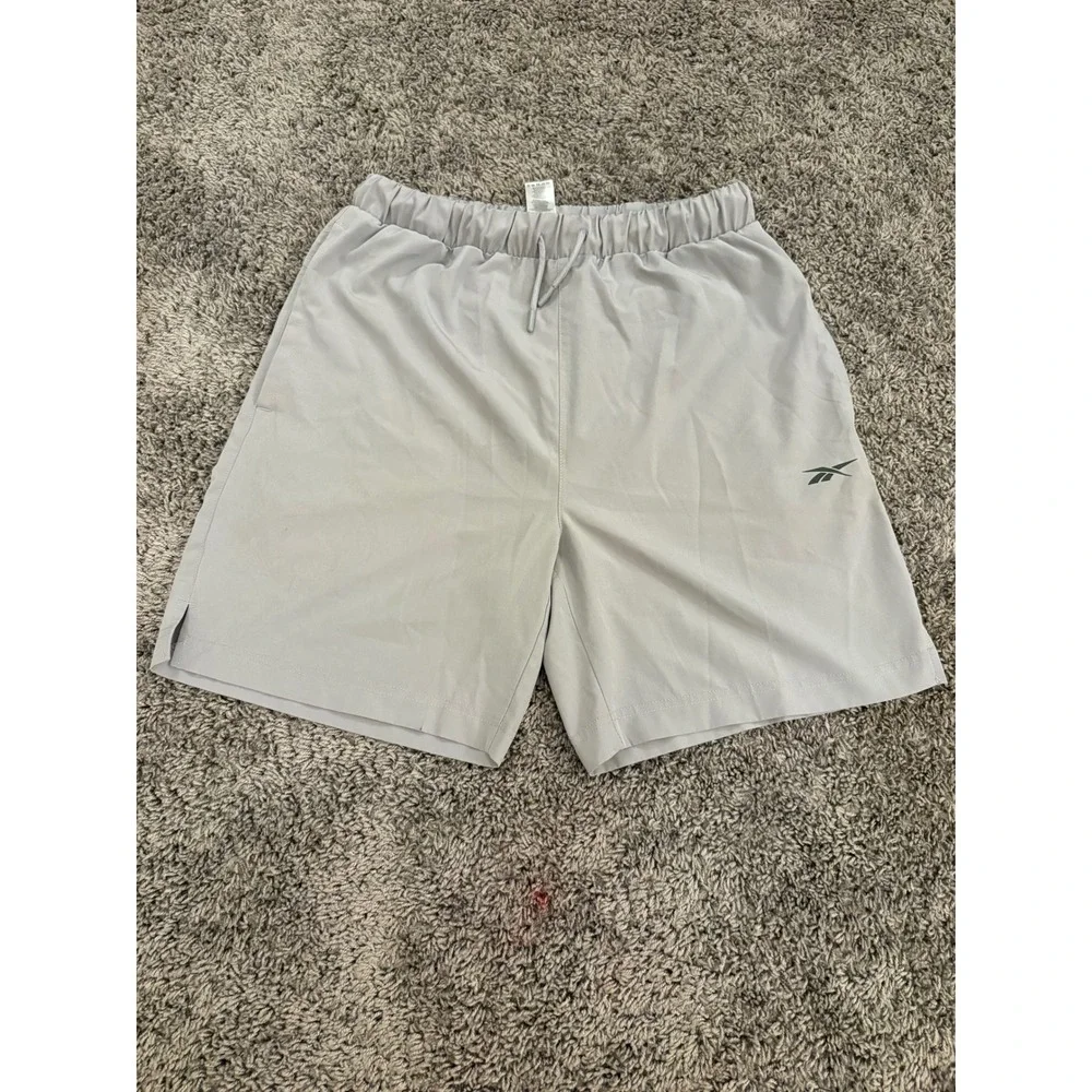 Reebok Mens Athletic Training Shorts Gray Elastic Waist Pockets Small RN 117927